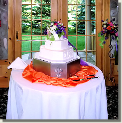 square cake stand and wedding cake scene